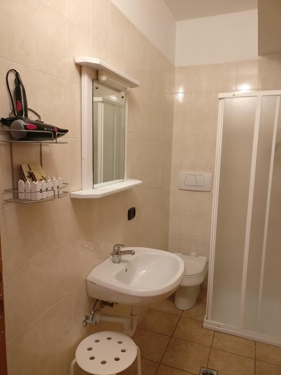 Garni Al Laghet Hotel เทนโน ภายนอก รูปภาพ