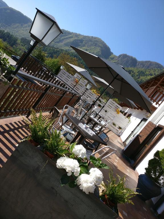 Garni Al Laghet Hotel เทนโน ภายนอก รูปภาพ