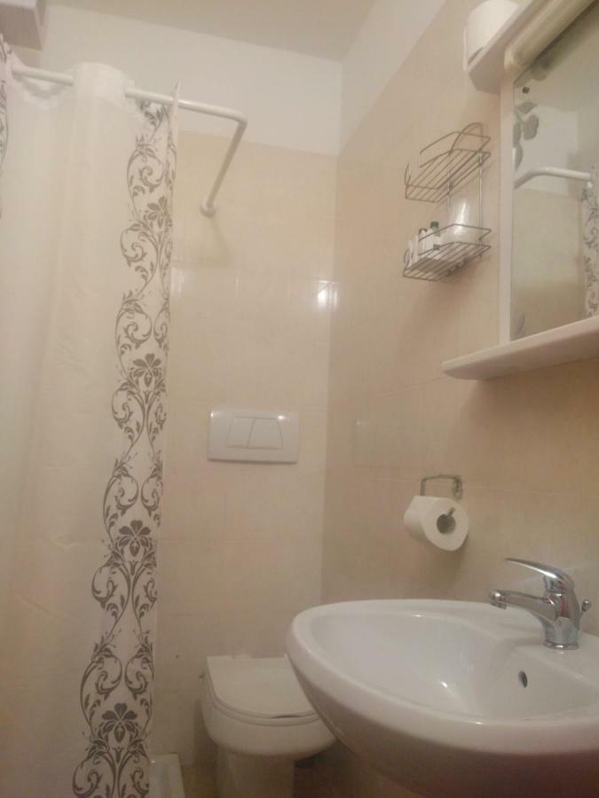 Garni Al Laghet Hotel เทนโน ภายนอก รูปภาพ